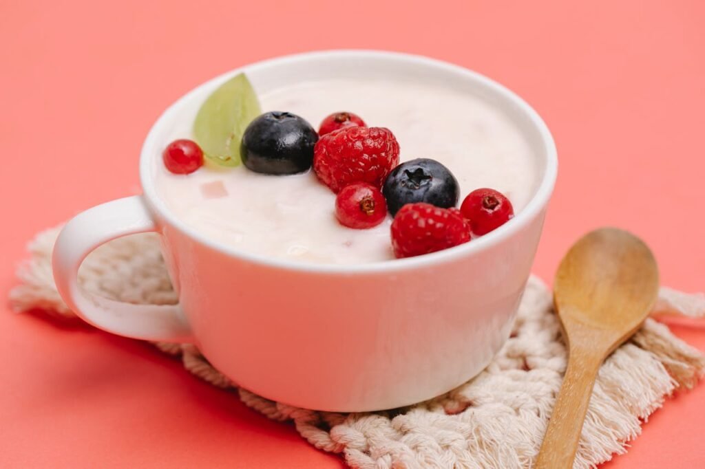 Bars with Yogurt Mousse and Raspberries